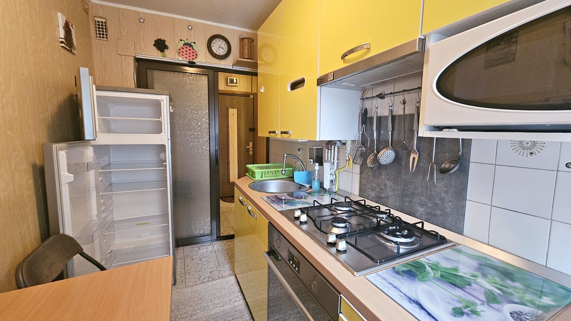 Predeal str M Eminescu, garsoniera mobilata si utilata complet - Poză 4