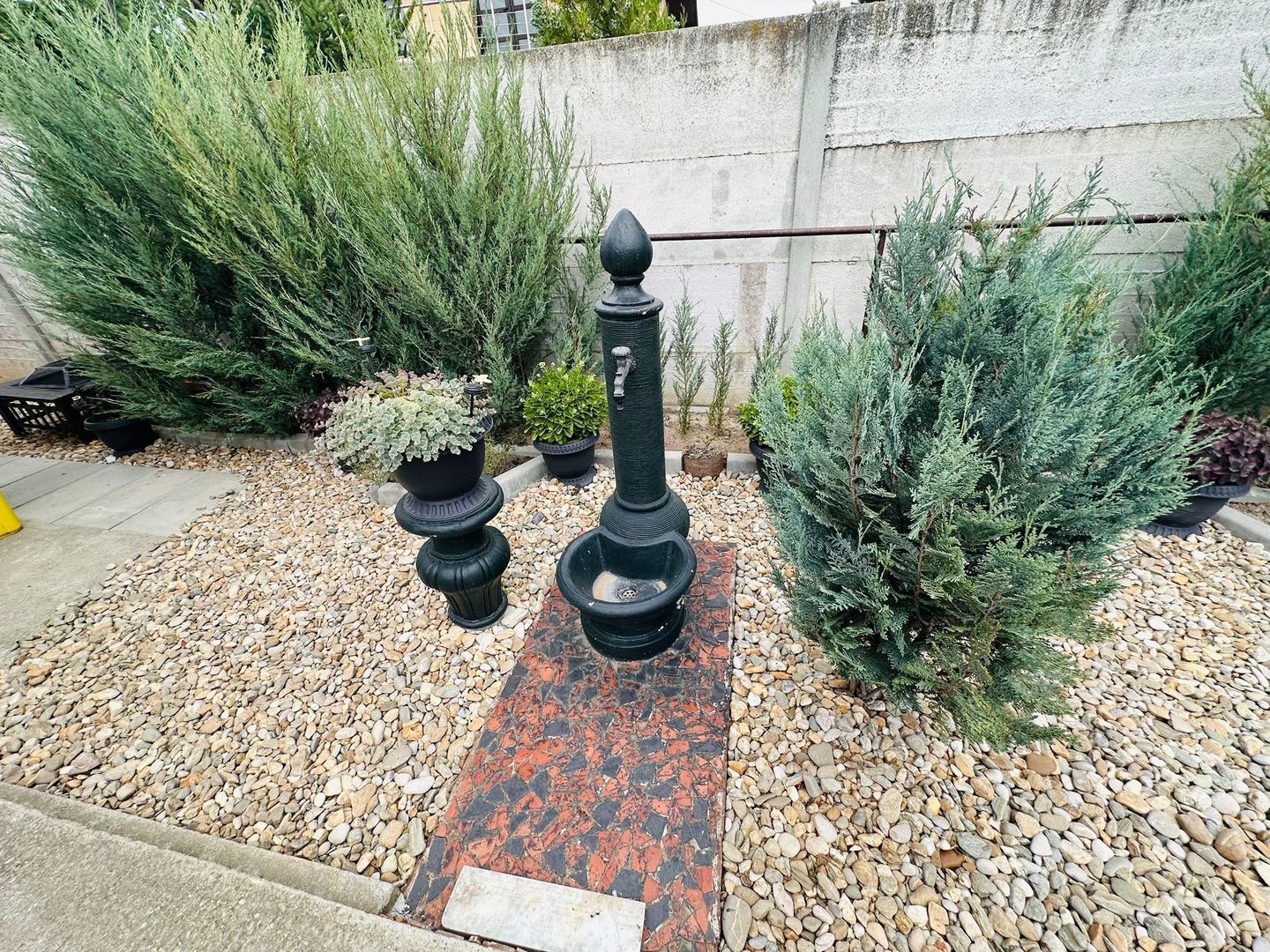 Parter cu structură pentru etaj, curte amenajată și organizare impeca - Poză 10