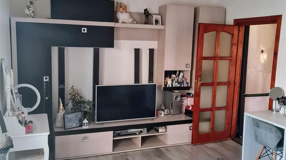 Apartament cu 3 camere decomandat Decebal - Poză 2
