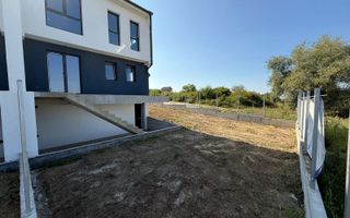 Casa cu 4 camere, pivnita si 300 mp de curte, zona Calea Cisnadiei - Poză 1