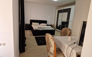 Garsoniera in casa str Iuliu Maniu curte comuna. - Poză 8