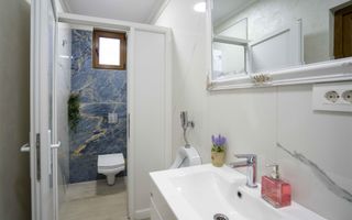 Baza de tenis si constructie moderna - Poză 4