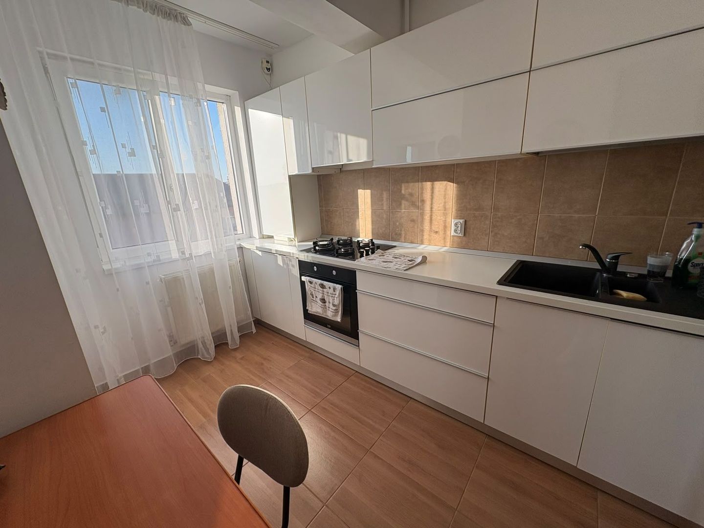 AP. 2 CAMERE- APARATORI, PET-FRIENDLY, CENTRALA, METROU, MODERN - Poză 2
