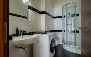 3 camere | 95 mp + terasă 20 mp | Vedere frontală lac | Mamaia-Cazino - Poză 15