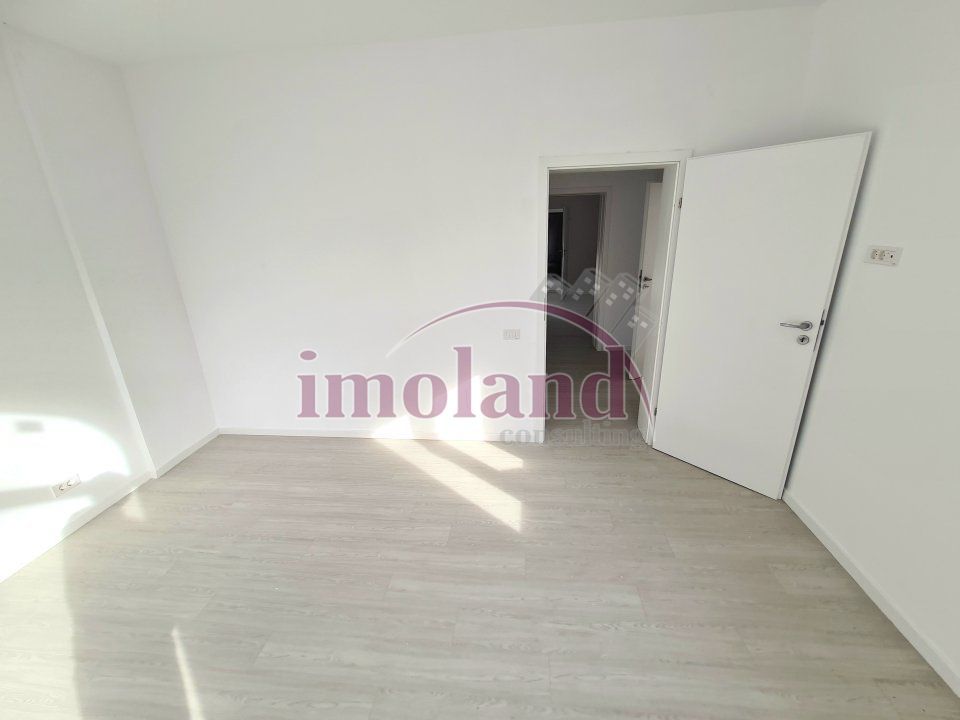 Apartament de vanzare in vila - 3 camere - central - Schiță 8