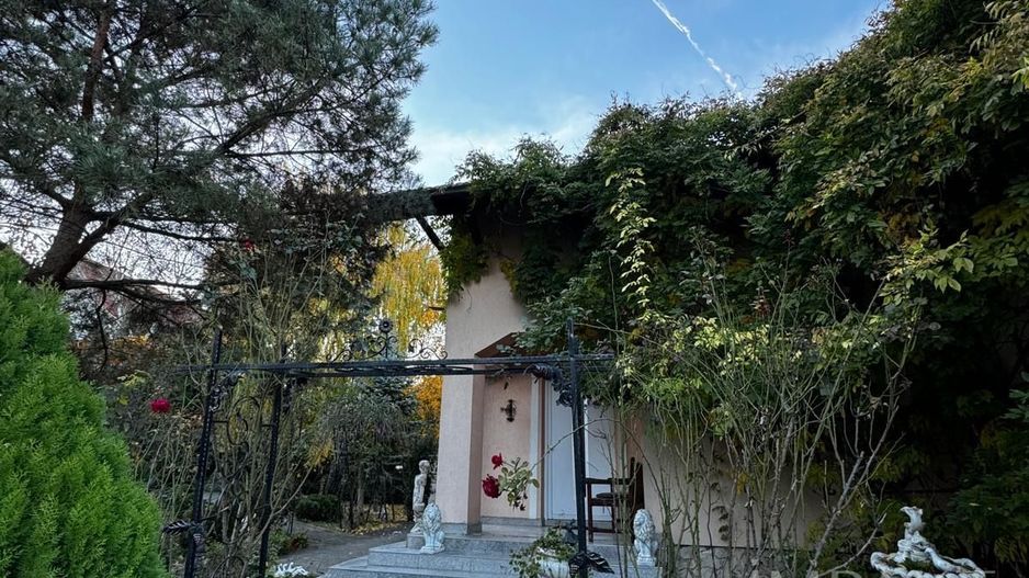 Casa individuala cu 5 camere si gradina in Colonia Sopor - Poză 24