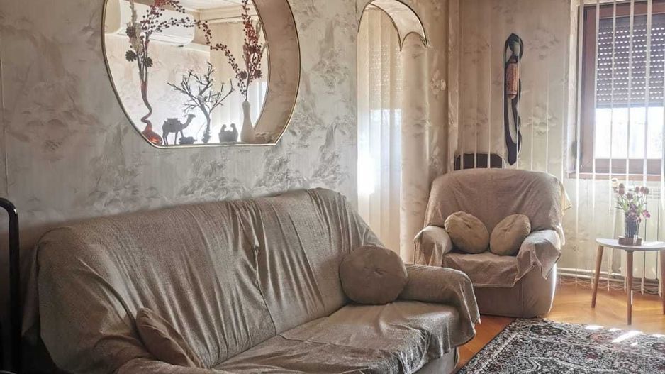 Vând Ap 4 camere centru - Poză 1