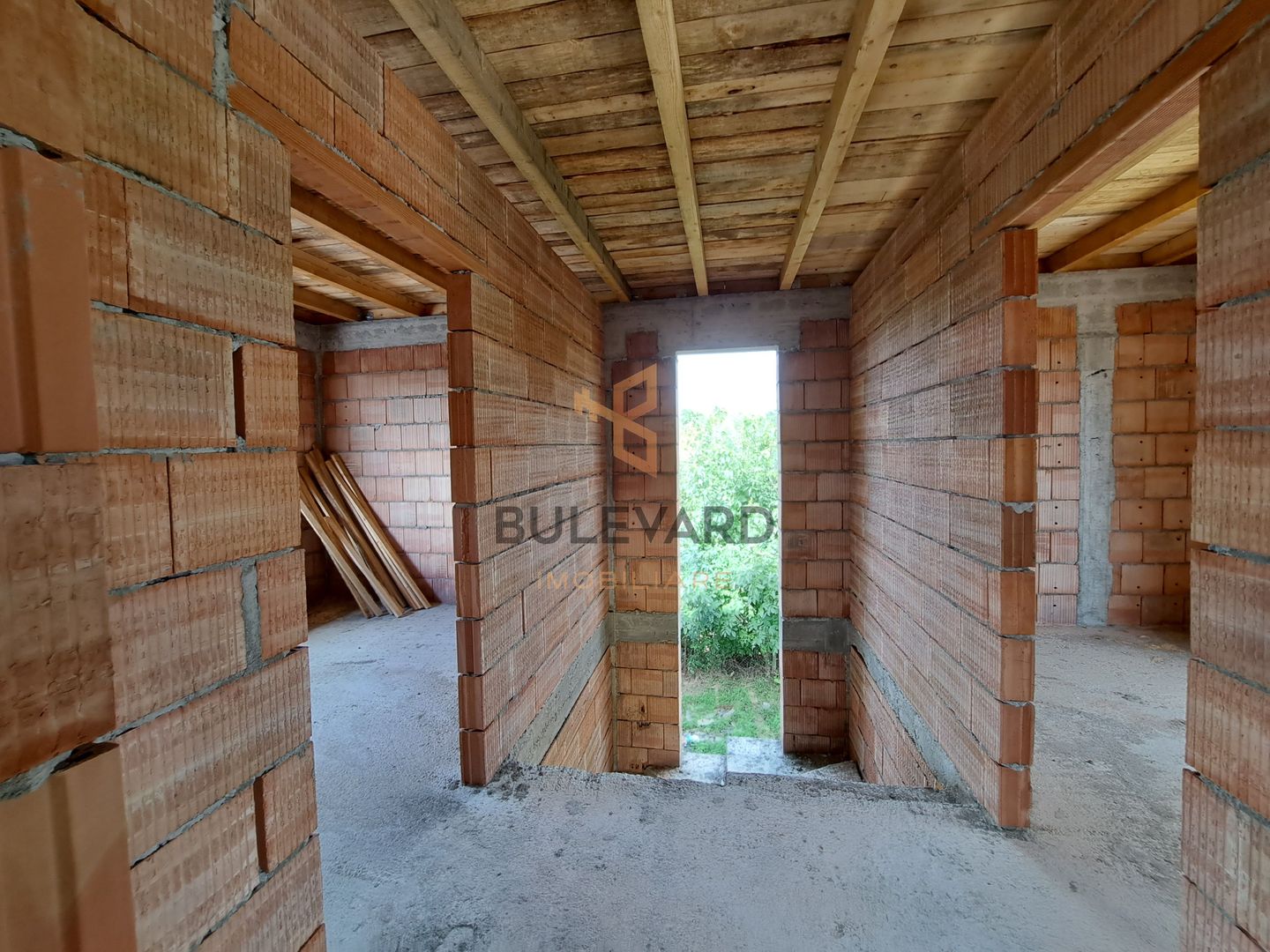 Casa la rosu 172 mp utili, 750 mp teren, view superb! - Poză 10