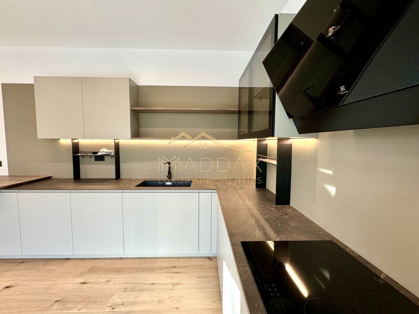 Vila cu 5 camere  *366mp* / Curte privată + piscina*315mp*/ Pipera - Lake View - Poză 15