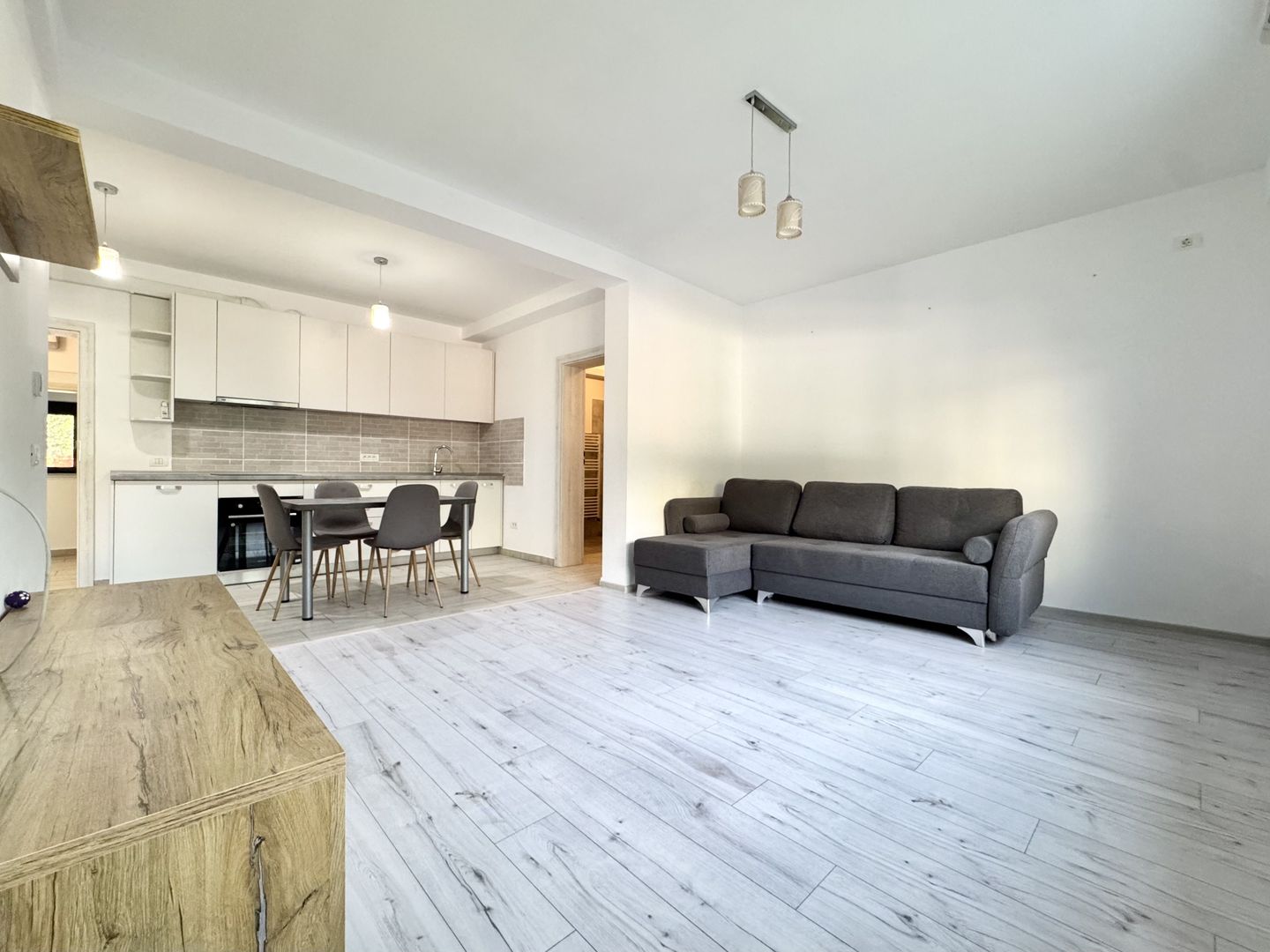 Confort și liniște: 3 camere cu curte – Lipovei - Poză 2