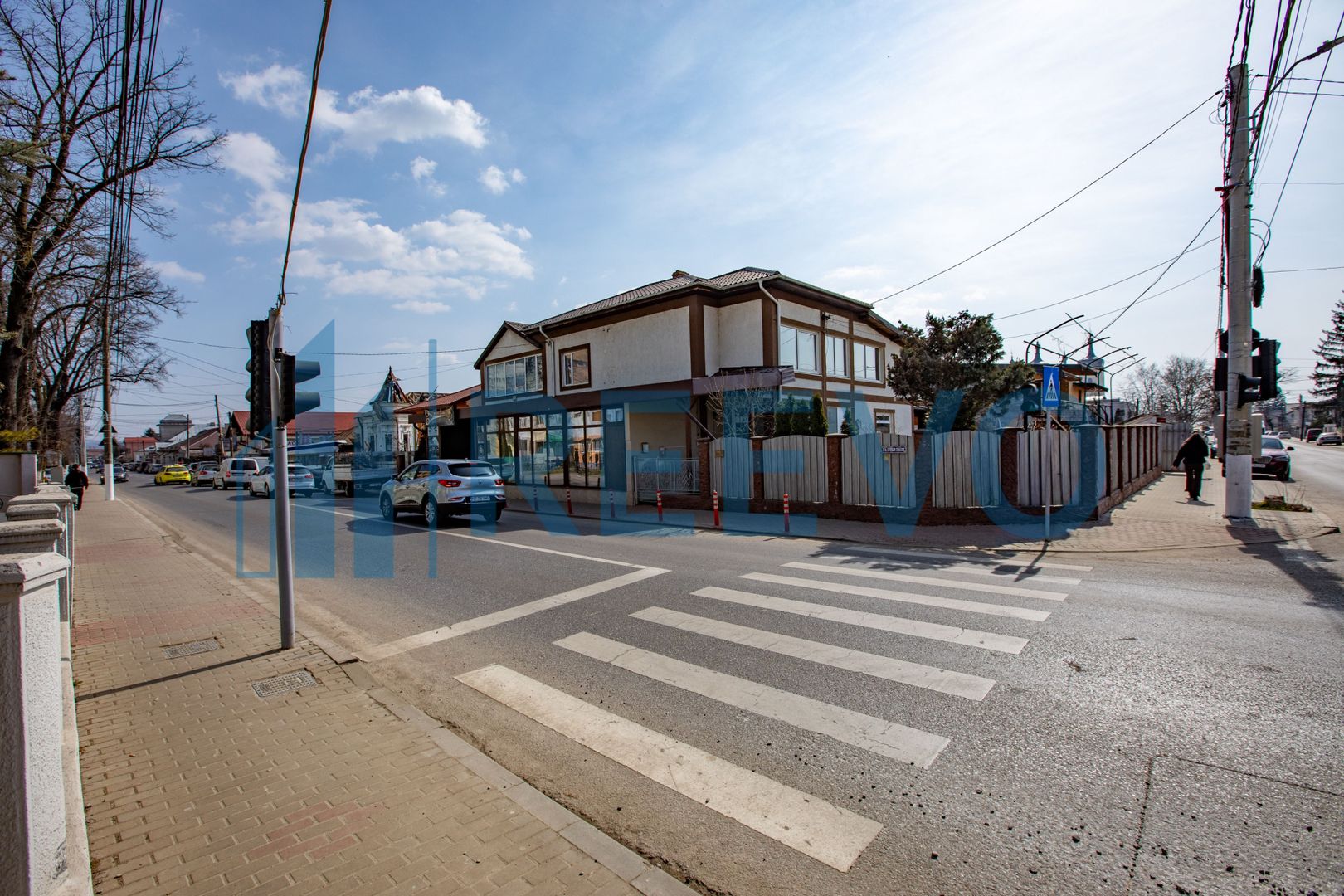 Clădire și teren de investiție, central Roman - Poză 67