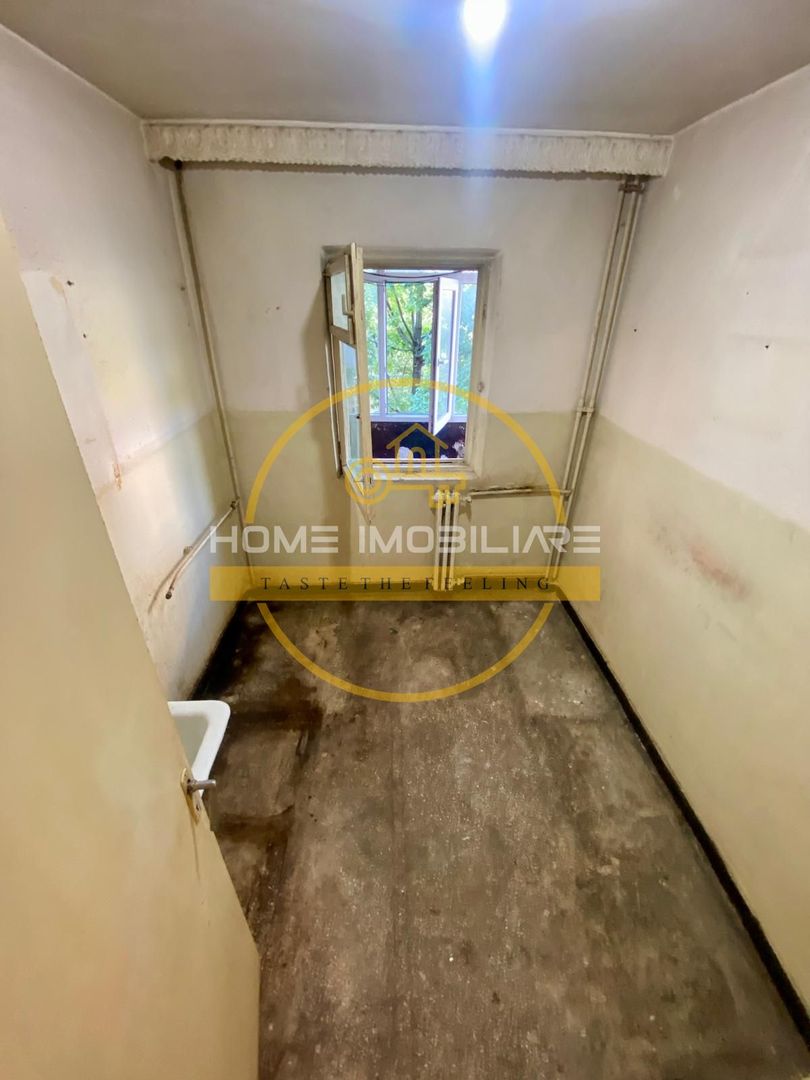 Etaj 2 Apartament 2Camere-Decomandat  Bloc din 1983 -Zona Nicolina 1! - Poză 1