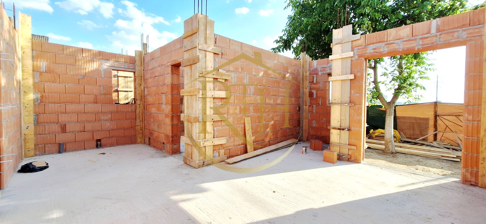 Oferim spre vanzare, Case tip duplex despartite prin spatiu verde, Giroc - Poză 9