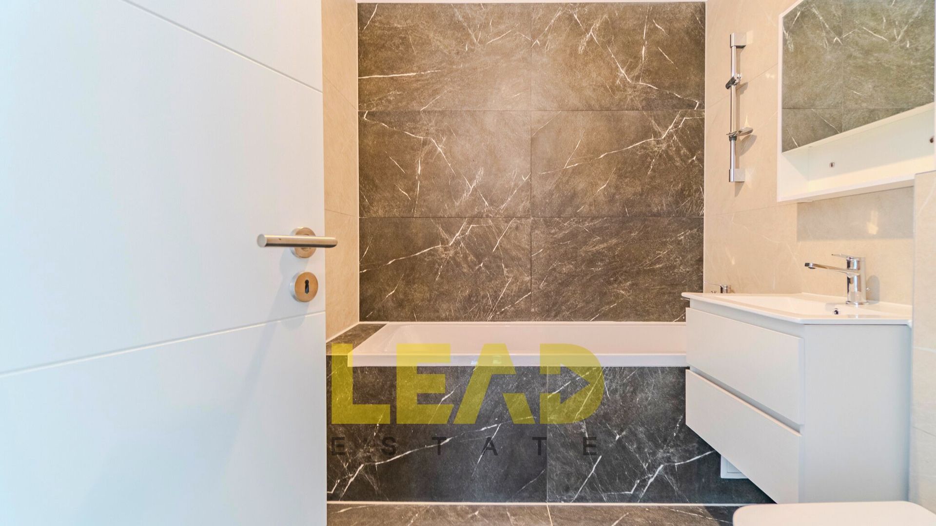 De Vânzare Apartament modern nou, 47 mp utili, Comision o% - Poză 8