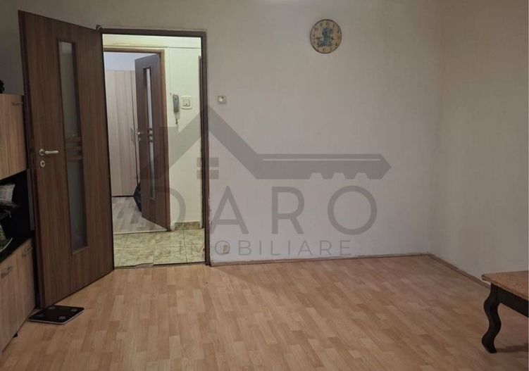 Vând apartament cu 3 camere zona Dâmbu Pietros aproape de bulevard . - Poză 5