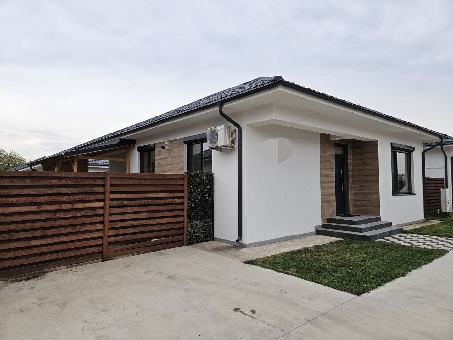 Proprietar vând locuință în Tunari IlfovAn construcție 2 - Poză 1