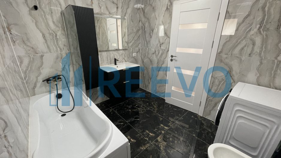 Casă de închiriat în Hemeiuș - Poză 2