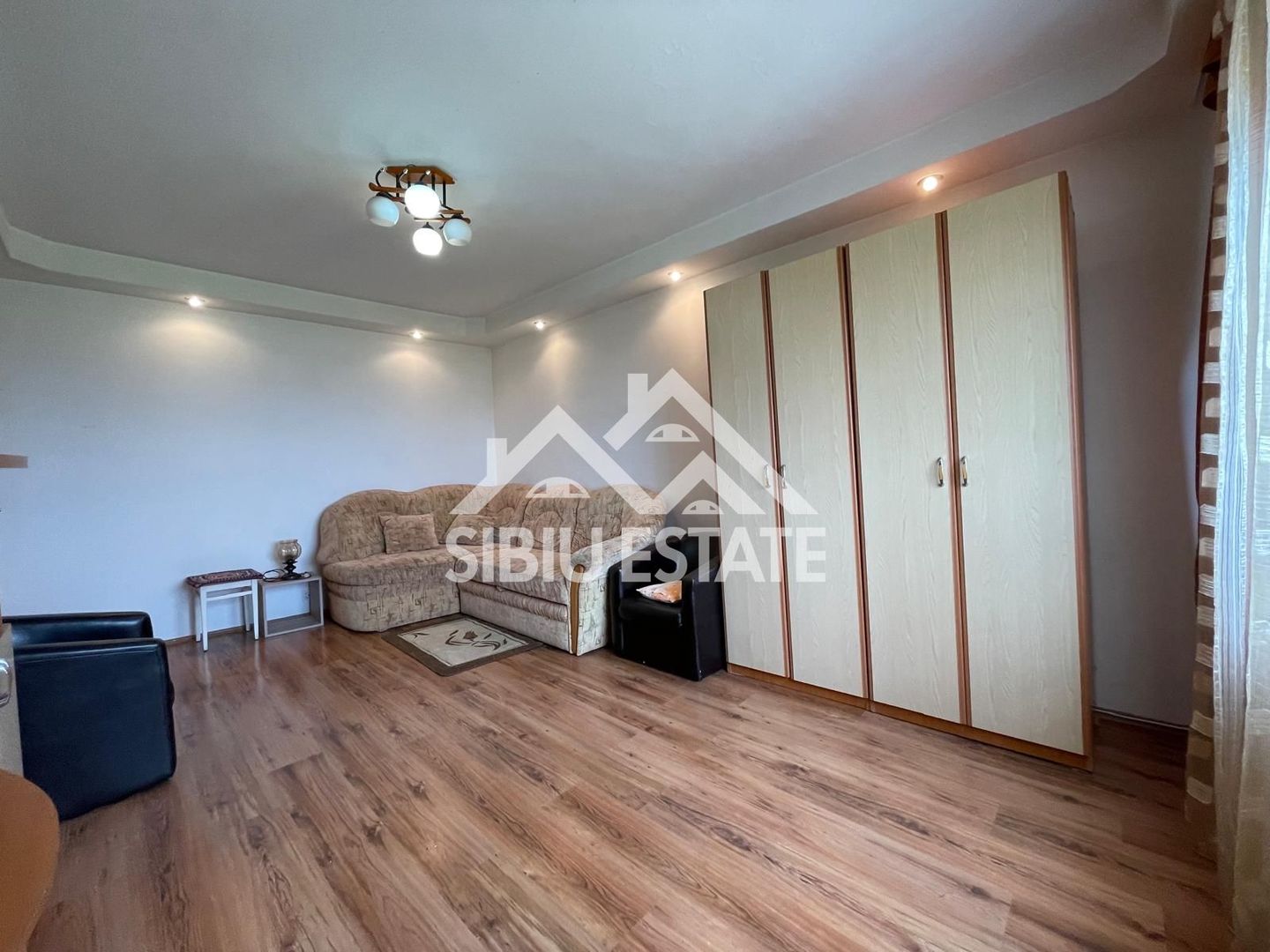 Apartament de vanzare cu 2 camere etaj 3 -Cartier Vasile Aaron - Poză 3
