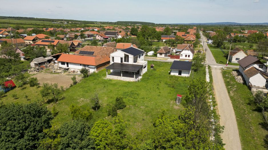 Casă la roșu din BCA de vânzare în Județul Arad - Poză 18