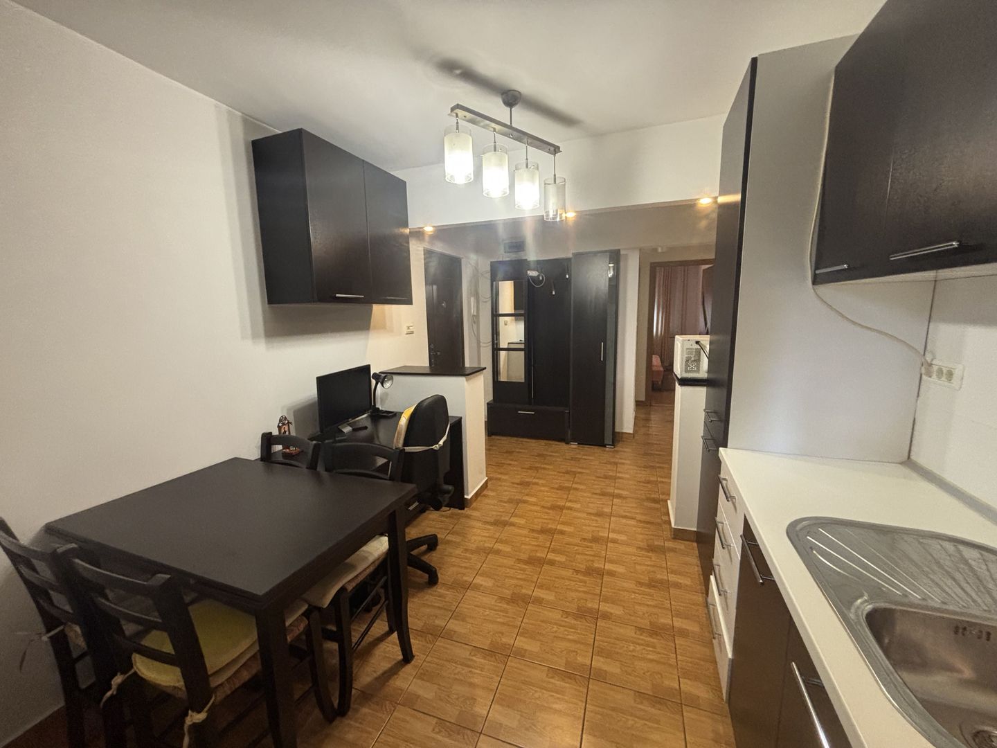 Apartament spatios in zona Sagului - Poză 4