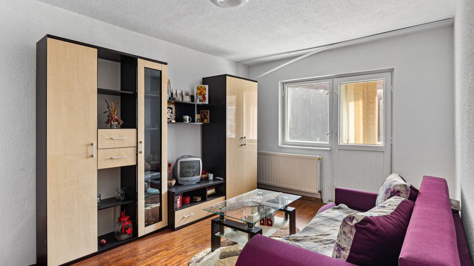 Apartament cu 3 camere de vânzare in Astra - Poză 1