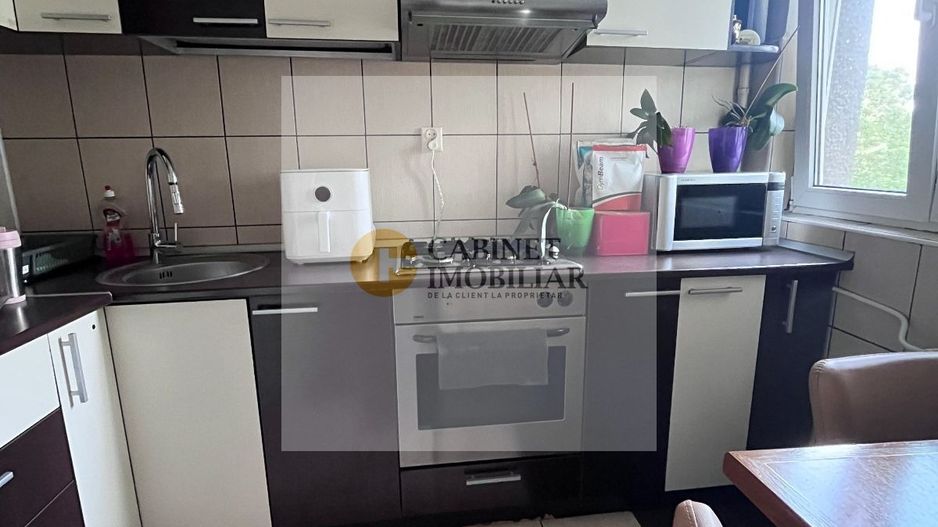 2 camere | Etaj intermediar | 52mp | 1 min Metrou FAVORIT | - Poză 12