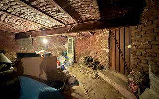 Locuinta din perioada antebelica in Armeneasca - Poză 16