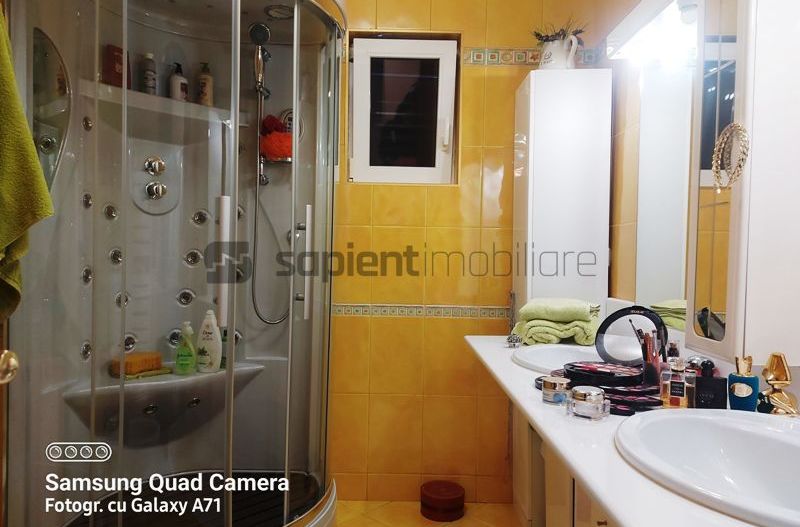 Casa lux cu 5 camere in Rontau - Poză 10