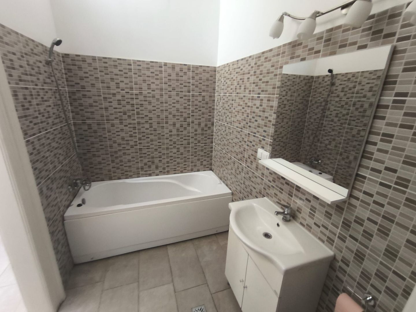De inchirat spatiu birouri ultracentral - Poză 5