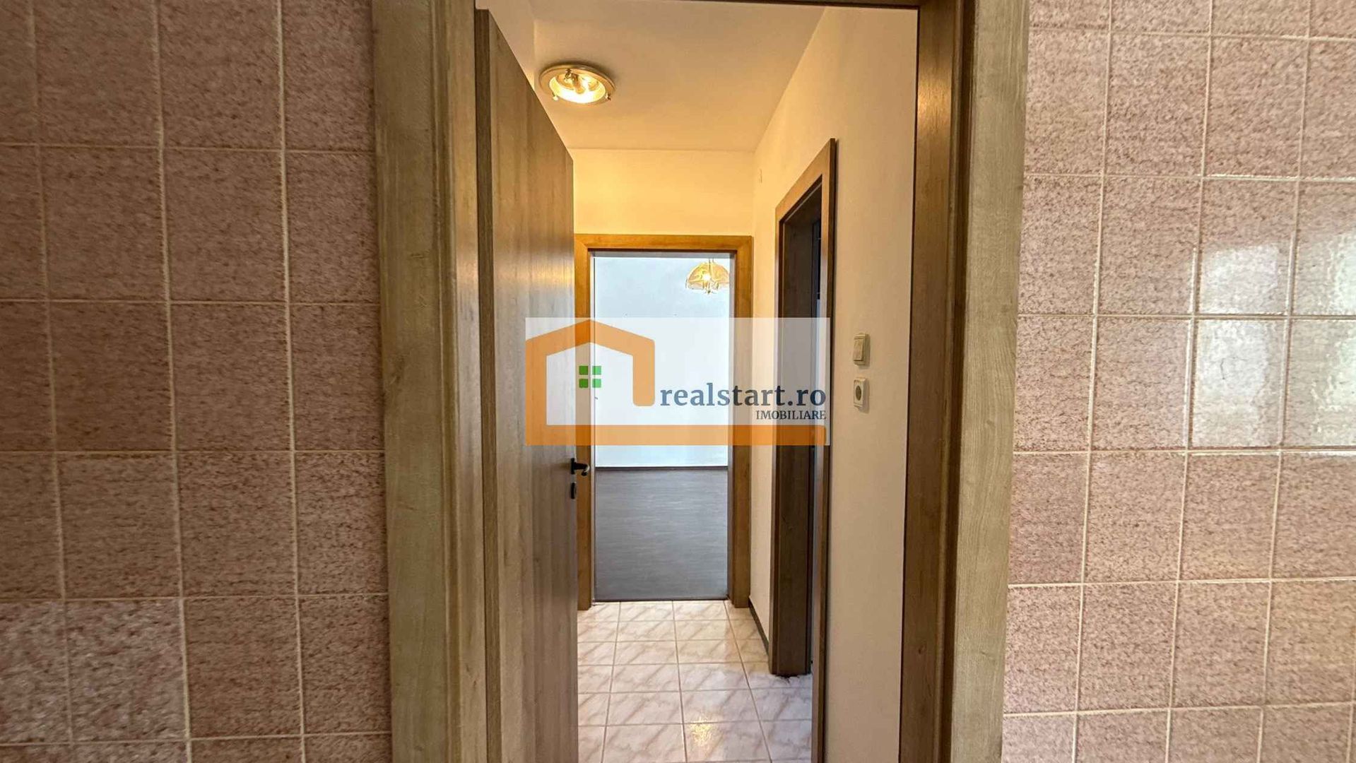 Parter Inalt, langa Mall Park Lake, Metrou Dristor, Piata, Centrala termica, - Poză 8