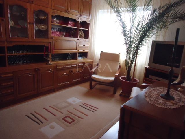 Apartament cu 4 camere de vânzare - Poză 4