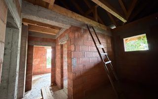 Casă de vânzare 260 mp utili + 1052 mp teren in centrul orasului Covasna - Poză 7