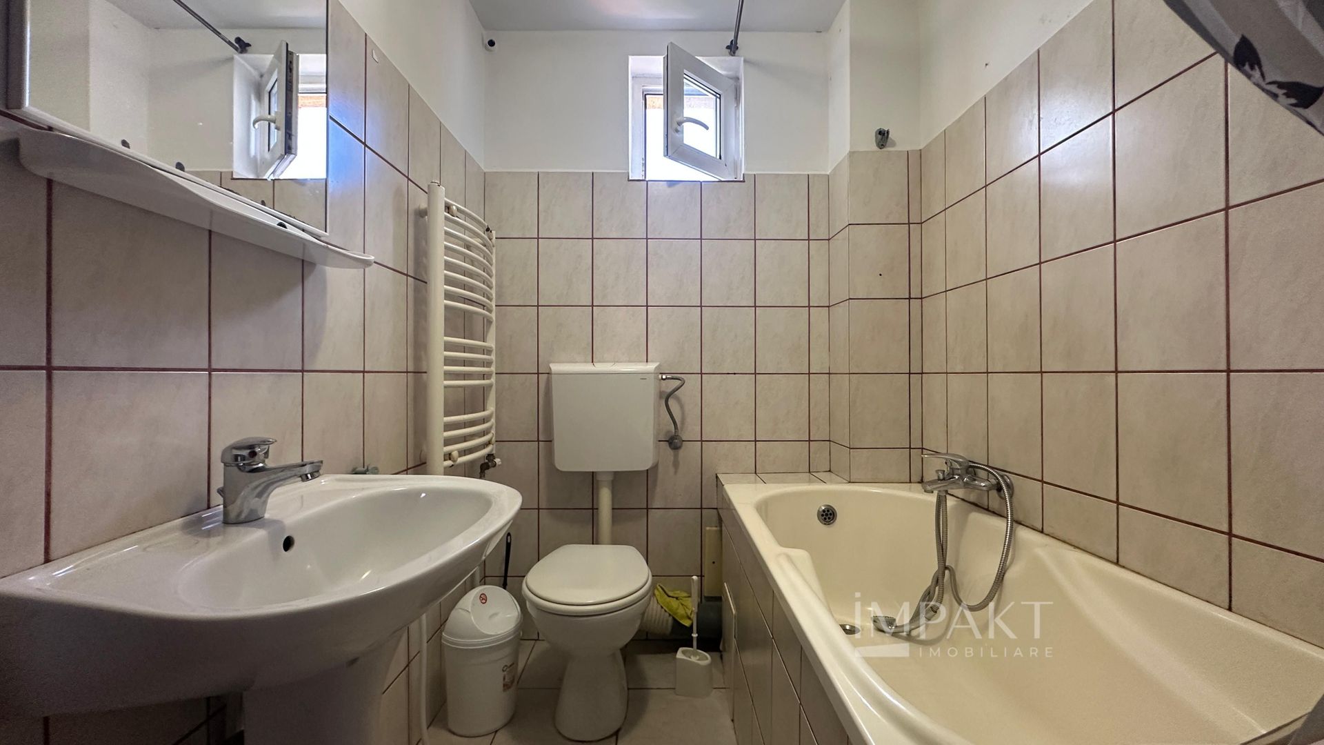 Imobil cu 5 apartamente separate, ideal pentru investitie - zona UMF! - Poză 17