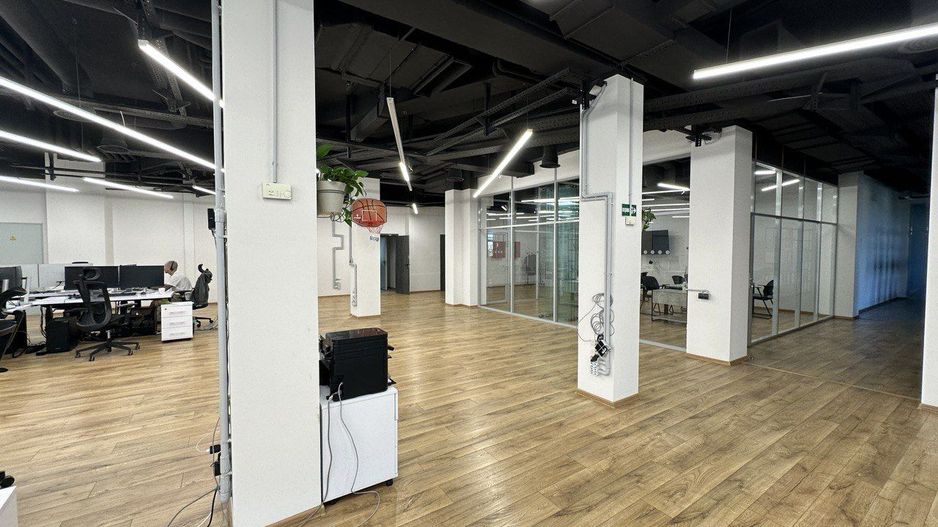 Chirie Spații de Birou 420 m2.și 300m²   sectorul Rîșcani. - Poză 3