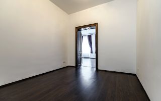 De închiriat: Spațiu ultracentral, renovat - Poză 4