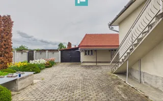 Casă complet modernizată, P+1 în Buteni, Arad - Poză 37
