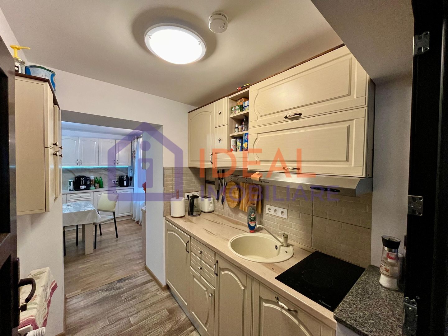 Casă individuală cu 5 camere și curte proprie - în Cisnădioara - Poză 12