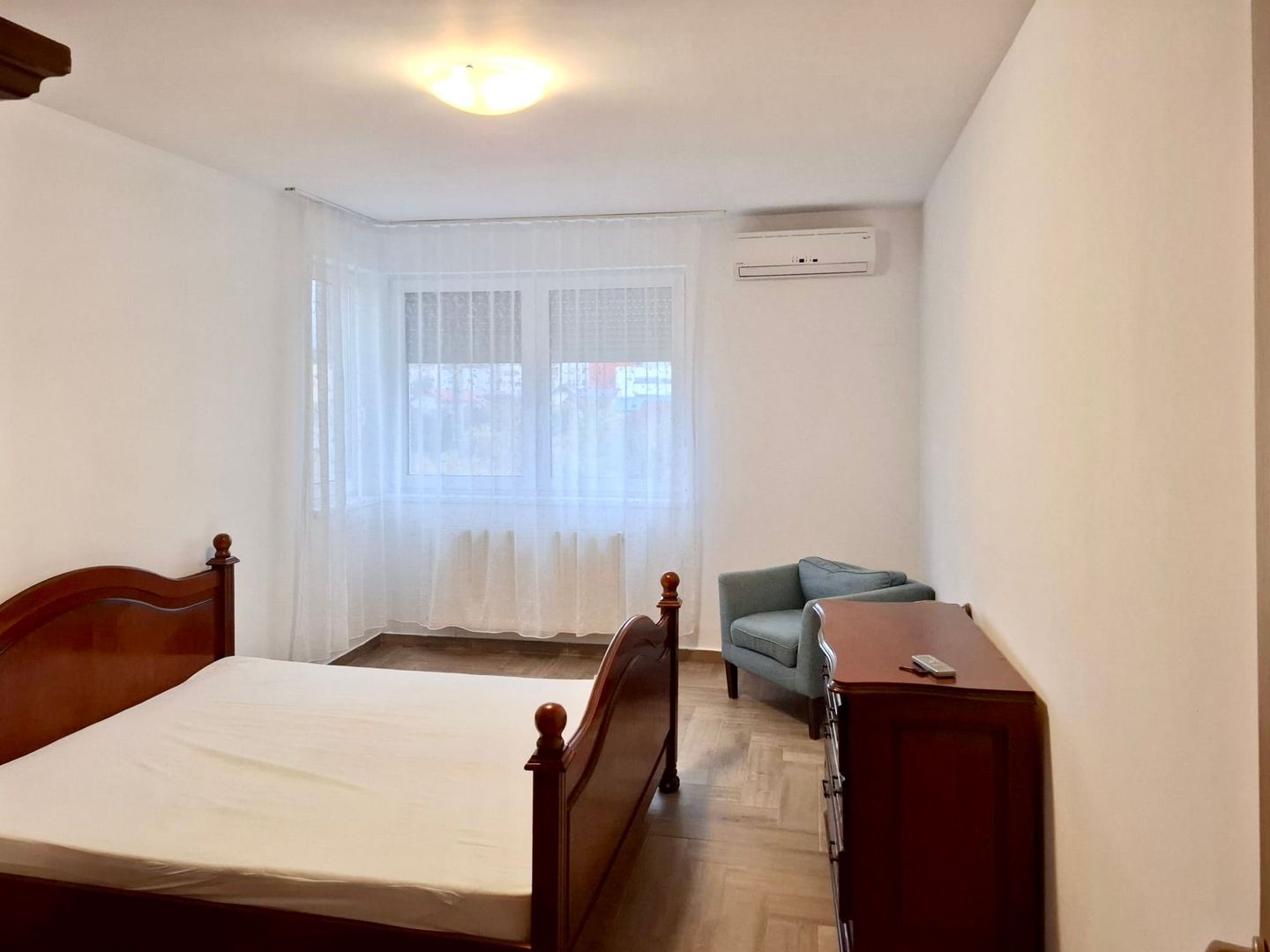 Apartament cu 3 camere,  spațios si primitor, in Soarelui- Sud Plaza - Poză 3