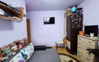 Apartament 3 camere la casă de vânzare in Zona Gusterita - Poză 4