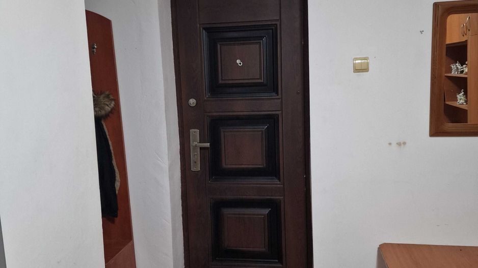 BRASADAS vinde garsoniera 21mp la etajul 4/4 pe Bd Closca. - Poză 3