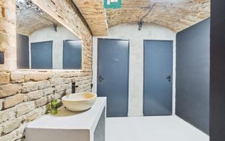 Eleganță subterană - pivniță exclusivistă Arad - Poză 43