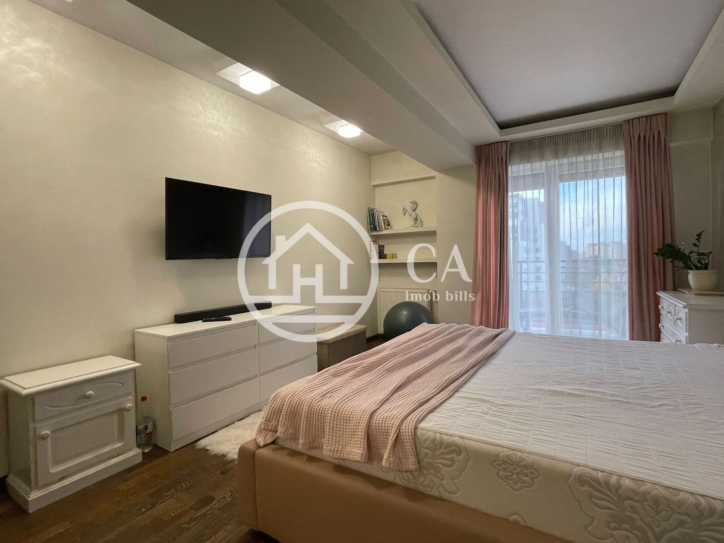 Apartament de vanzare cu 3 camere Lux  în Nufarul Plazza, Oradea - Poză 2