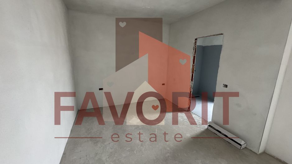 Gradina proprie de 62 mp. Decomandat. 40 mp utili - Poză 2