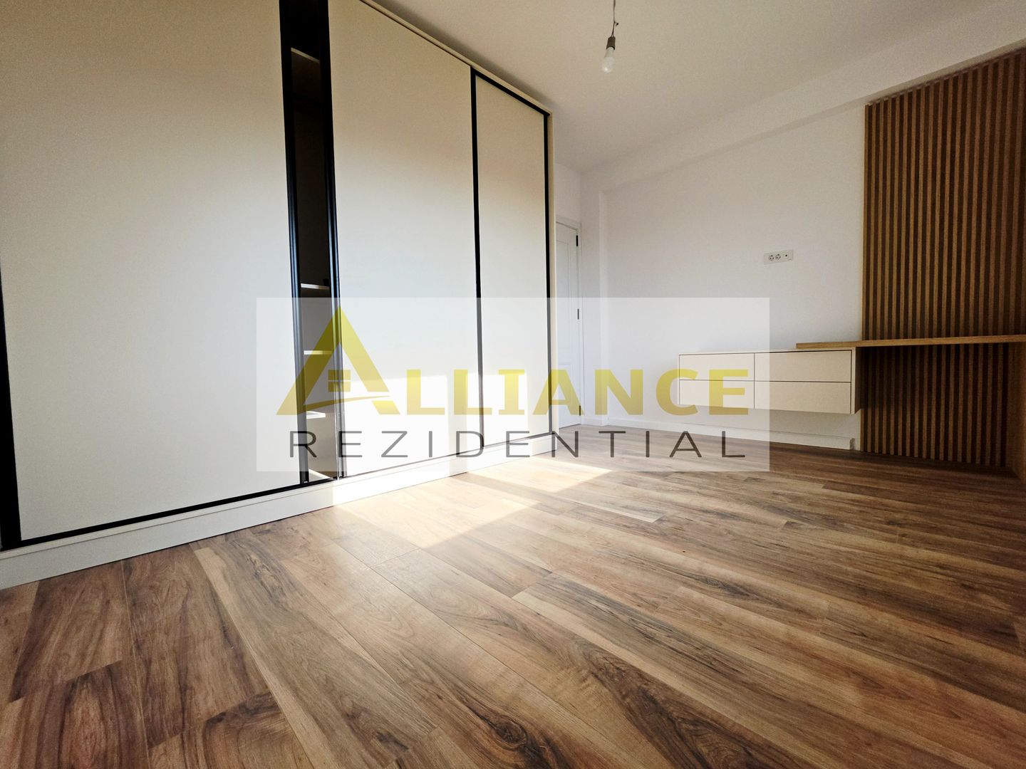 Vila 4 Camere | Mobilată si utilata | Curte amenajata - Poză 18