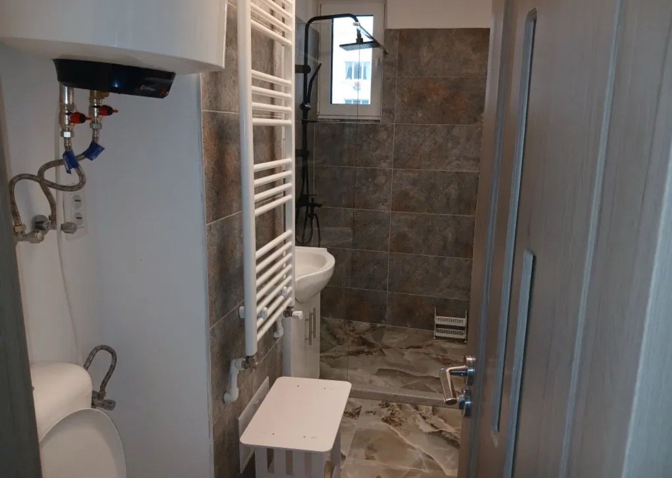 GARSONIERA DOAMNA GHICA, PRIMA INCHIRIERE, RENOVAT, BUCATARIE INCHISA - Poză 4