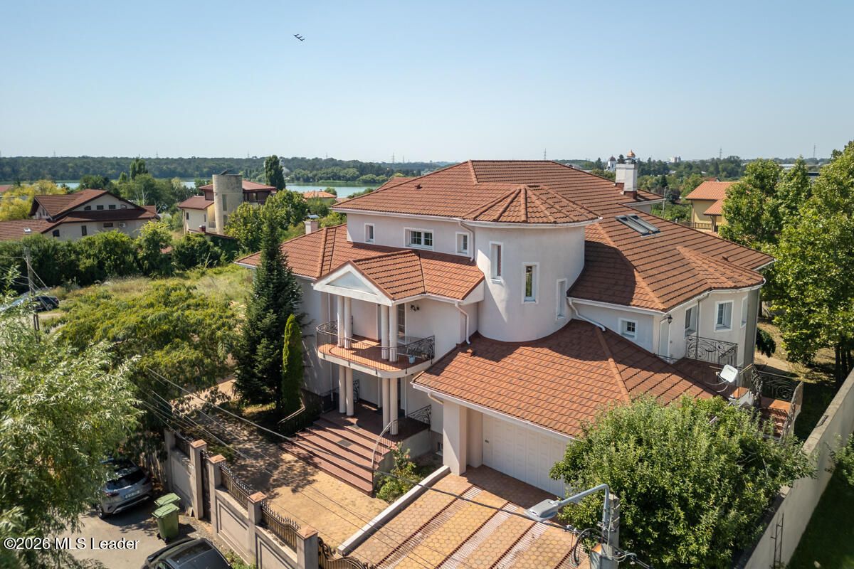 Cernica - Intre Lac si Padure, Vila luxoasa 946 MP, teren 1382 MP - Poză 1