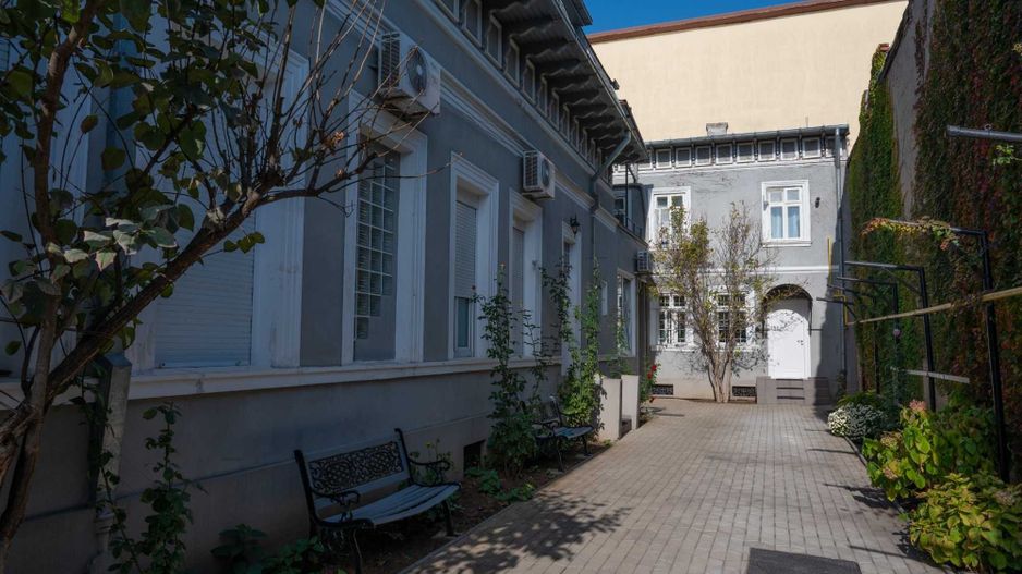 Vând imobil 418 mp locuibil, în zona Casa Poporului locuit sau birouri - Poză 3