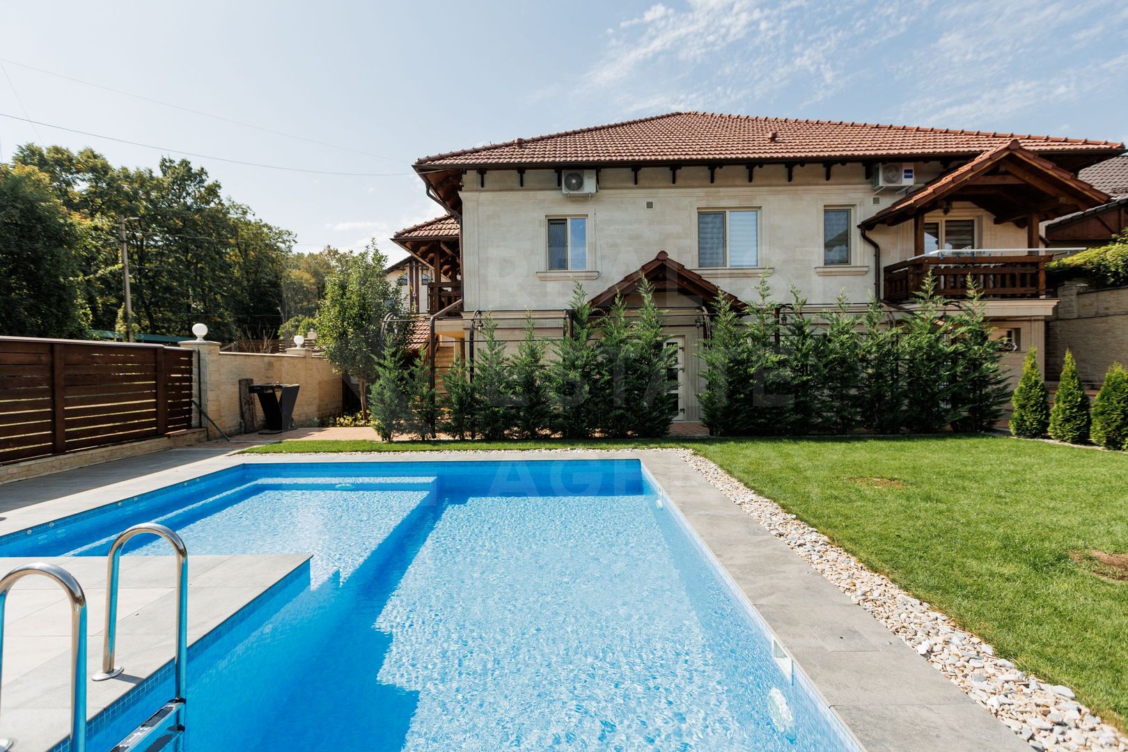 De vânzare casă cu suprafață de 270 mp + 7.5 ari, Dumbrava! - Poză 1