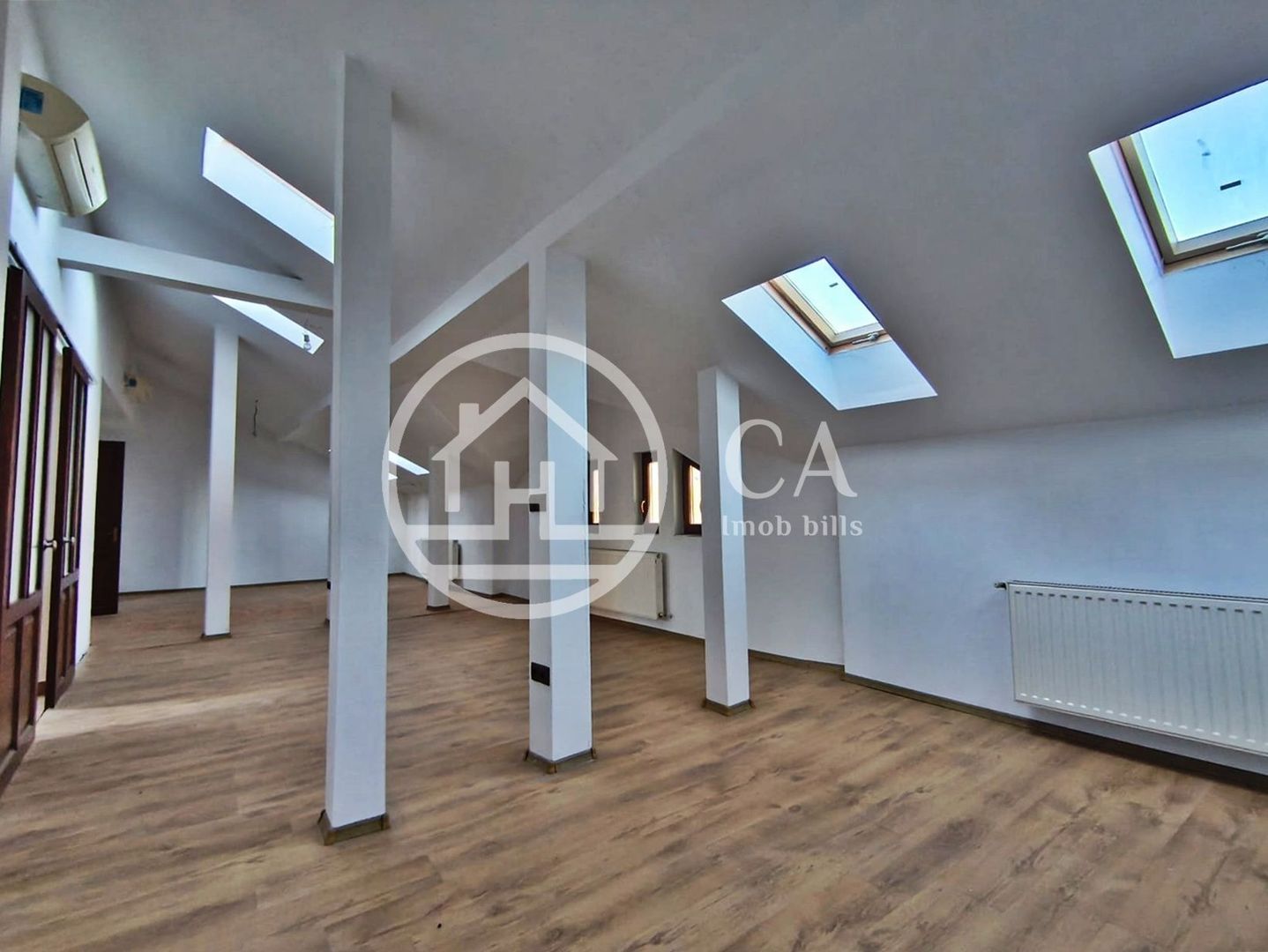 Casa de închiriat cu 6 camere în zona Centrala,  Oradea - Poză 1