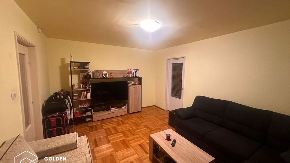 Apartament la cheie, 2 camere, Podgoria, etaj 1, centrala termica si balcon - Poză 3